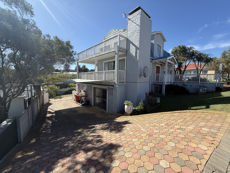 4 Bedroom Property for Sale in Dana Bay Western Cape